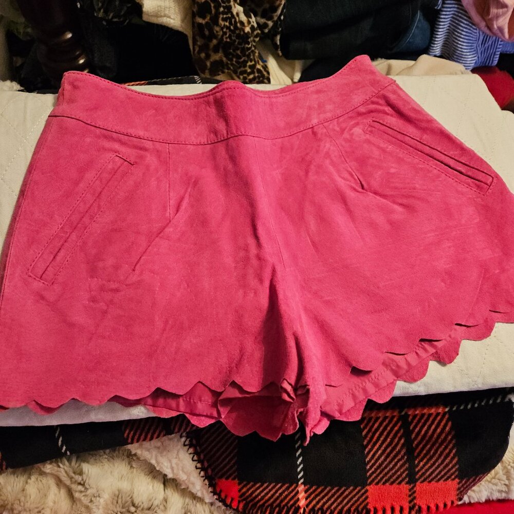 Love H81 suede short